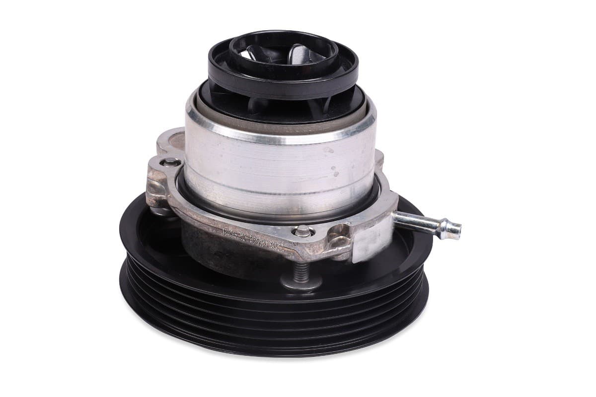 Bomba de refrigerante para Audi A3, Q3, TT 2.5 05.16- nuevo