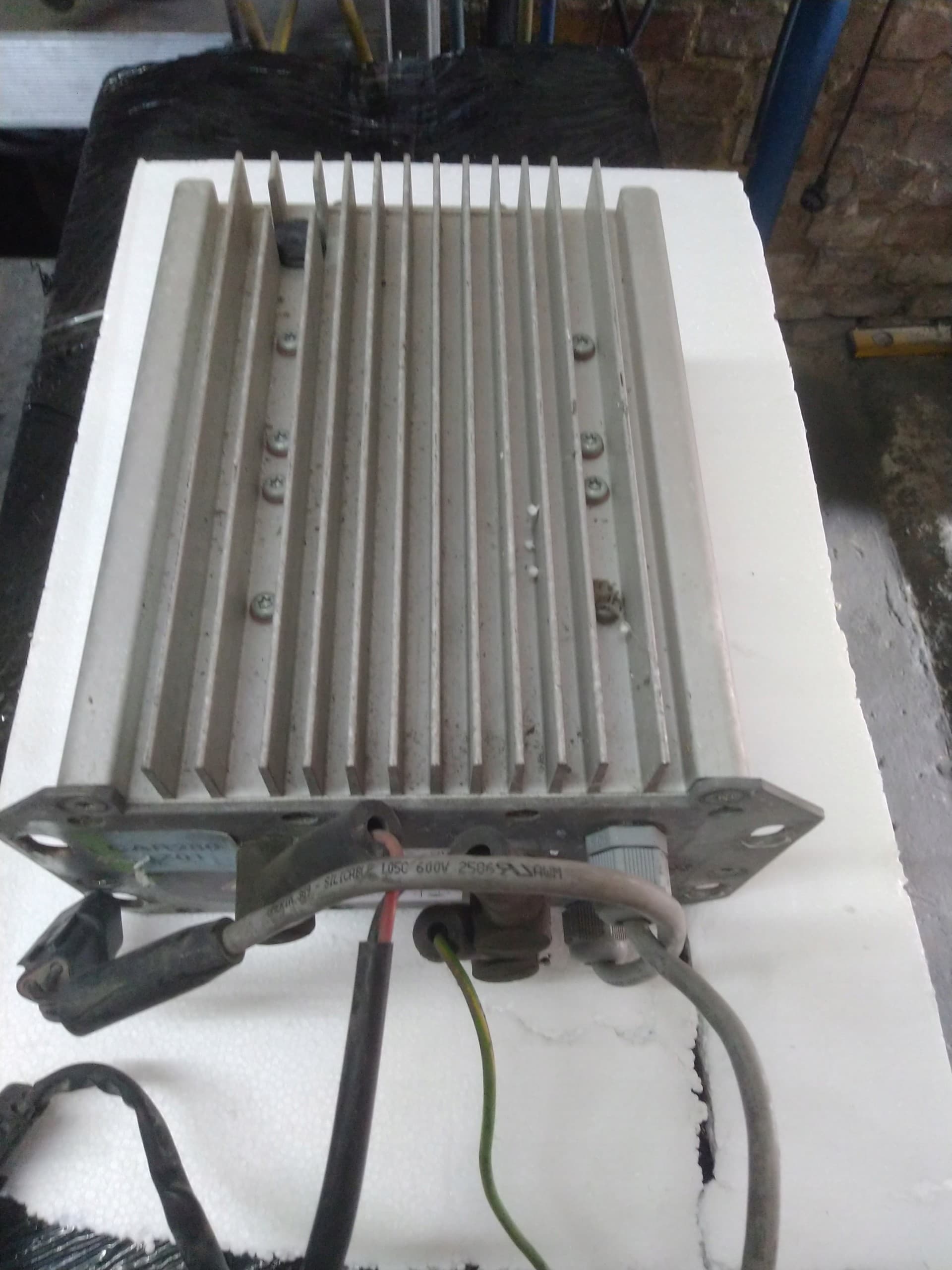 Inversor Cargador Alternador Carrier Vector 1550/1850/1950 usado 2