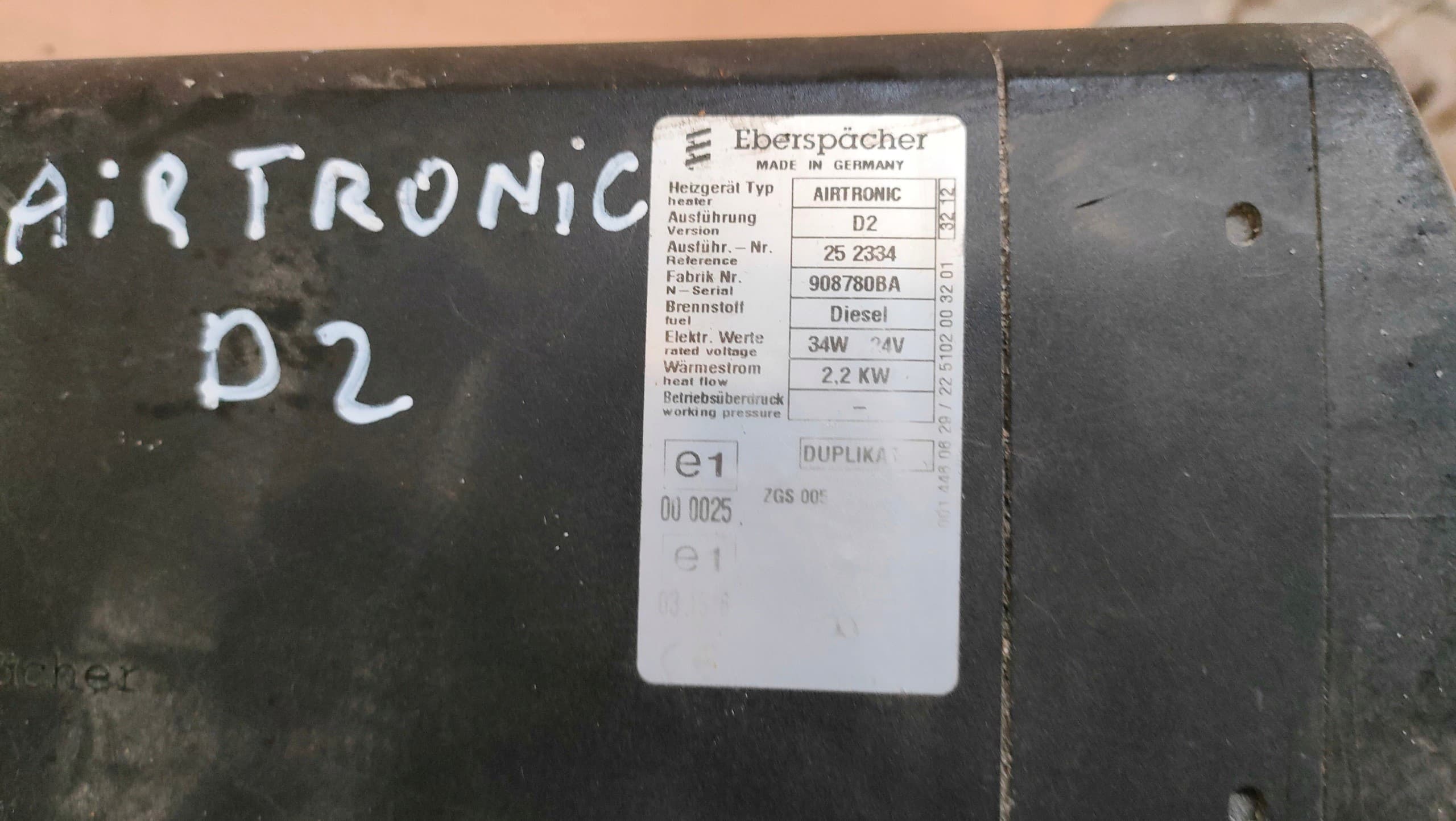 Calefactor estacionario Eberspächer Airtronic D2 24V usado 5