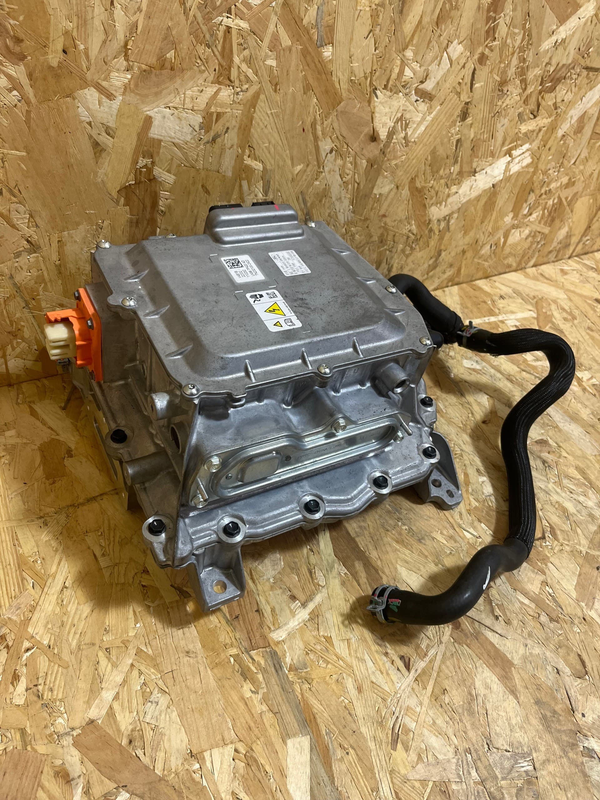 Inversor de Voltaje Original Mustang Mach-E GT LJ98-7P425-AD usado 2