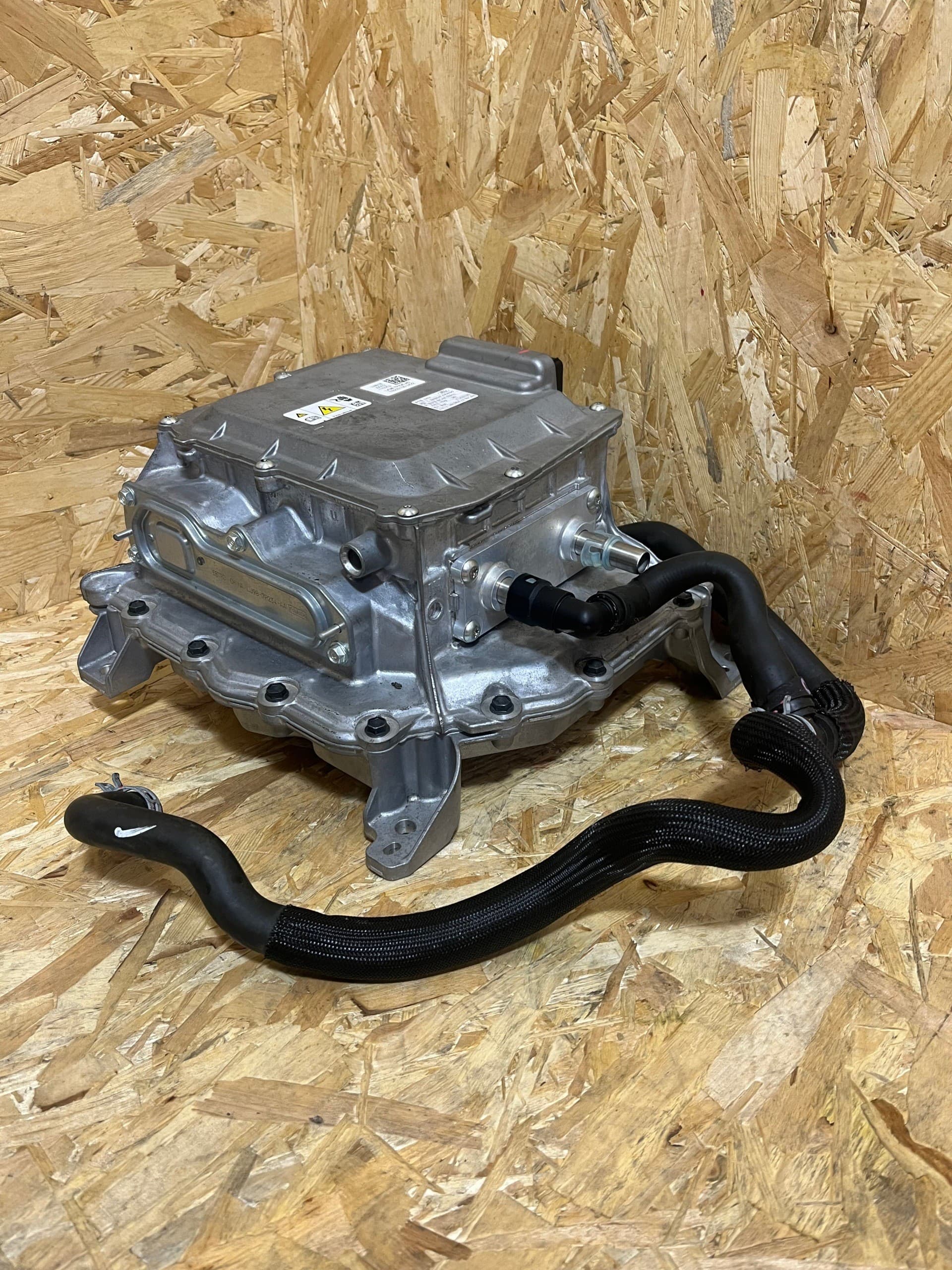 Inversor de Voltaje Original Mustang Mach-E GT LJ98-7P425-AD usado 3