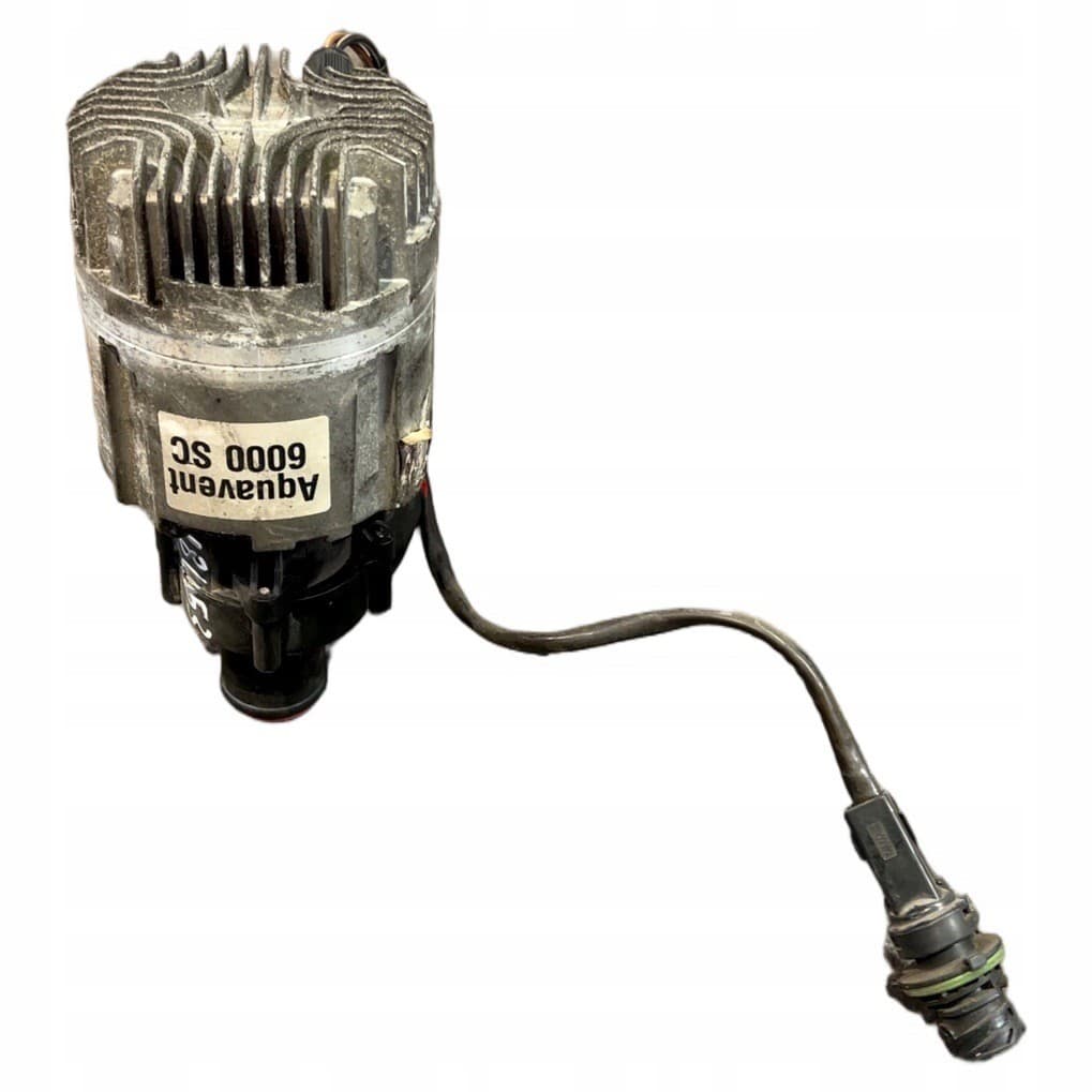 70347596 Volvo Bomba de circulación de refrigerante usado 5