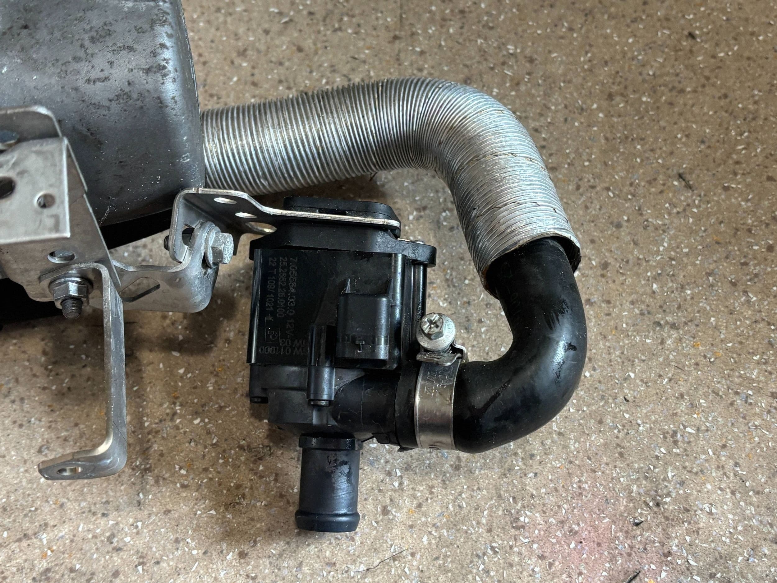 Calefactor estacionario (Webasto) Kia Sorento IV 705564030 usado 8