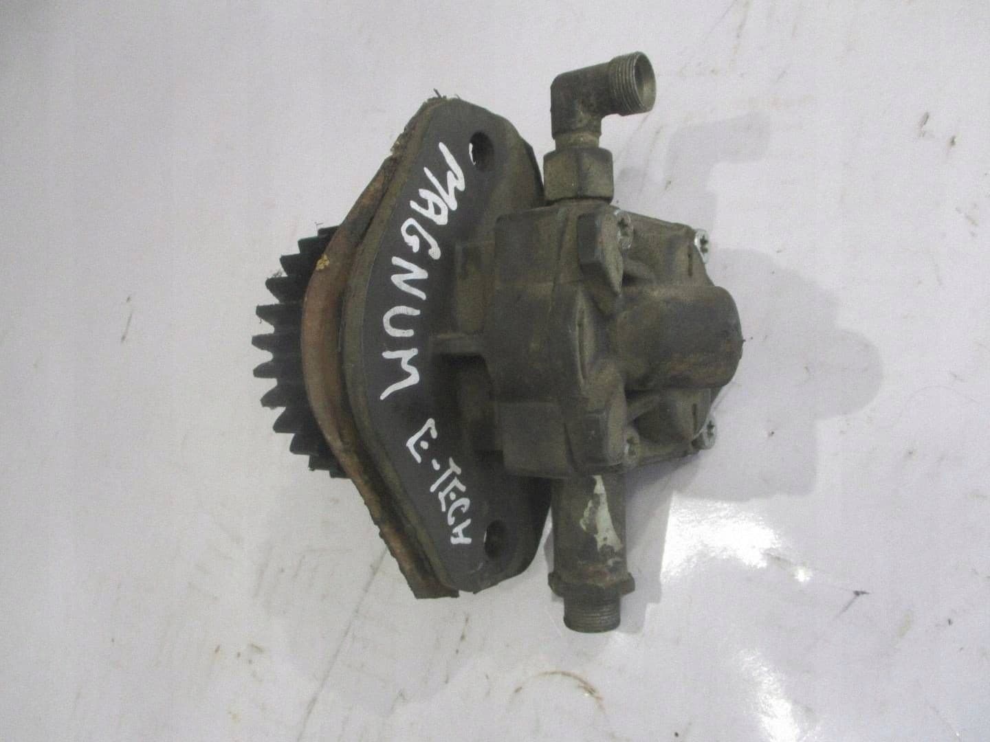 Bomba de Combustible Renault Magnum E-Tech 2445110500 usado 2