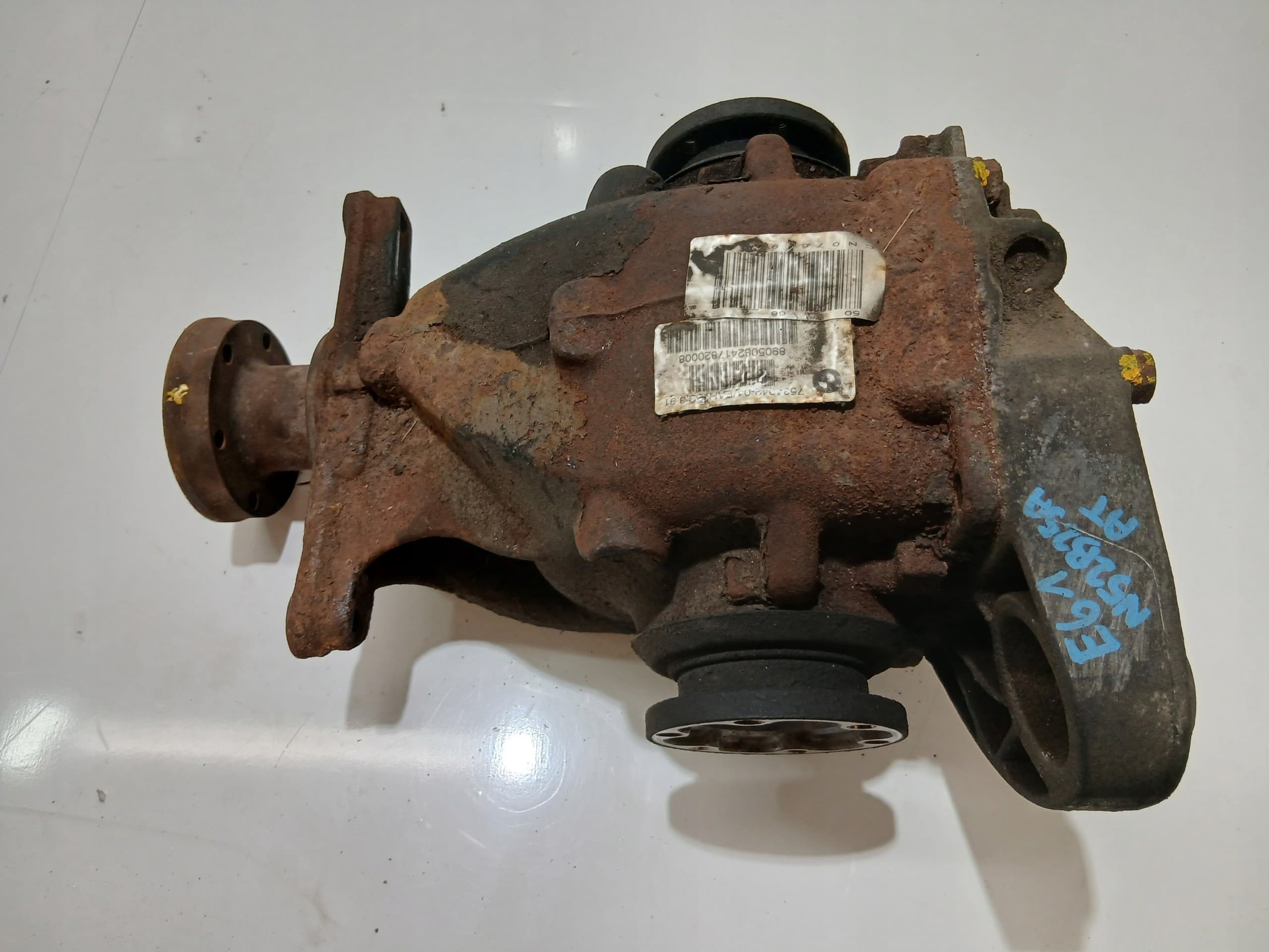 Puente diferencial BMW E60 E61 N52B25A 3.91 7534042 usado