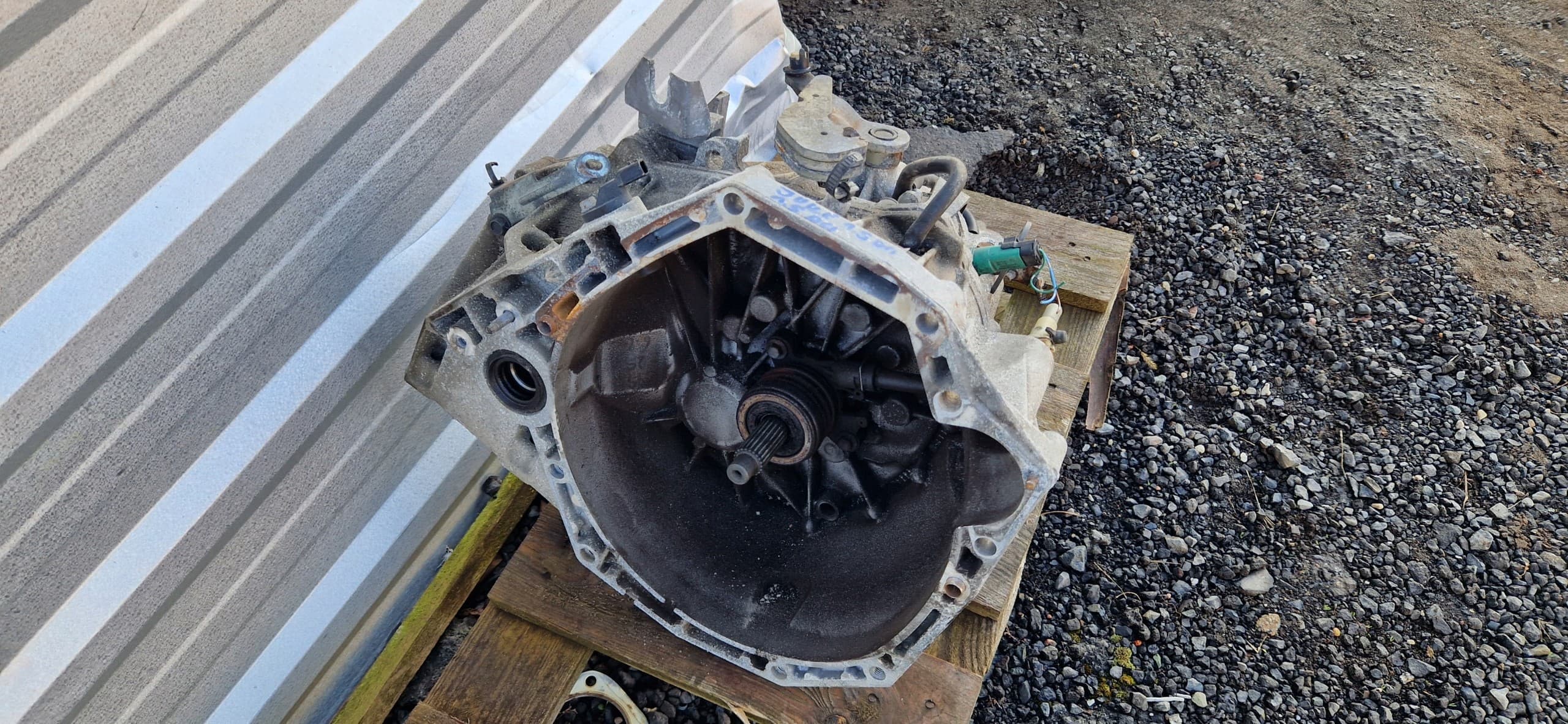 Caja de cambios manual Nissan Juke F15 1,5 DCI económica usado 2