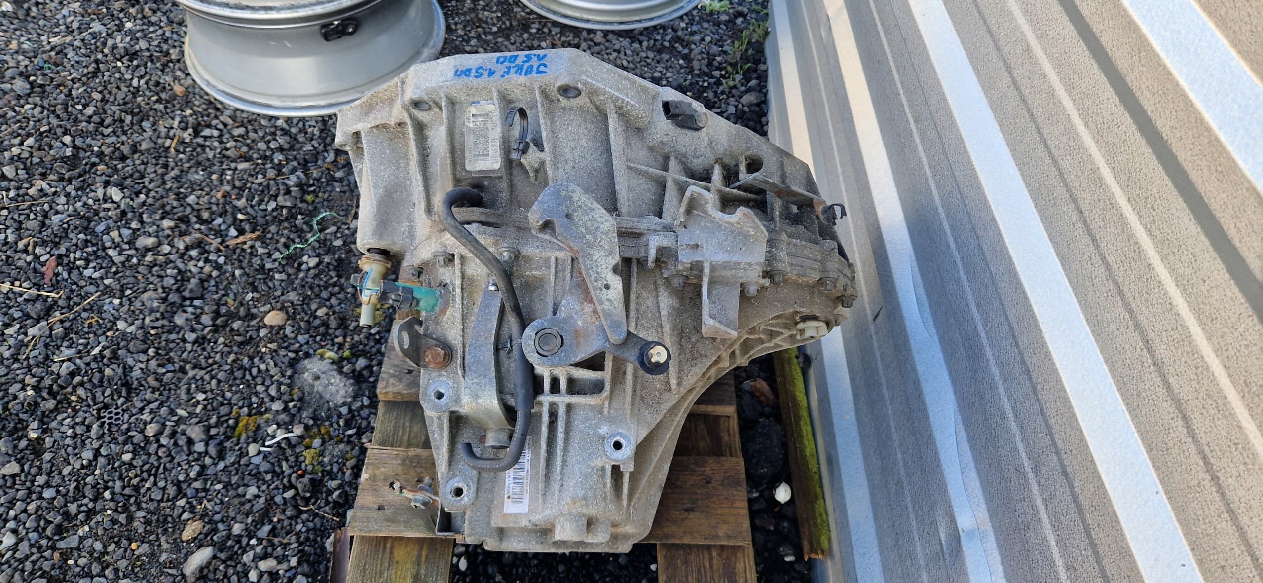 Caja de cambios manual Nissan Juke F15 1,5 DCI económica usado 3