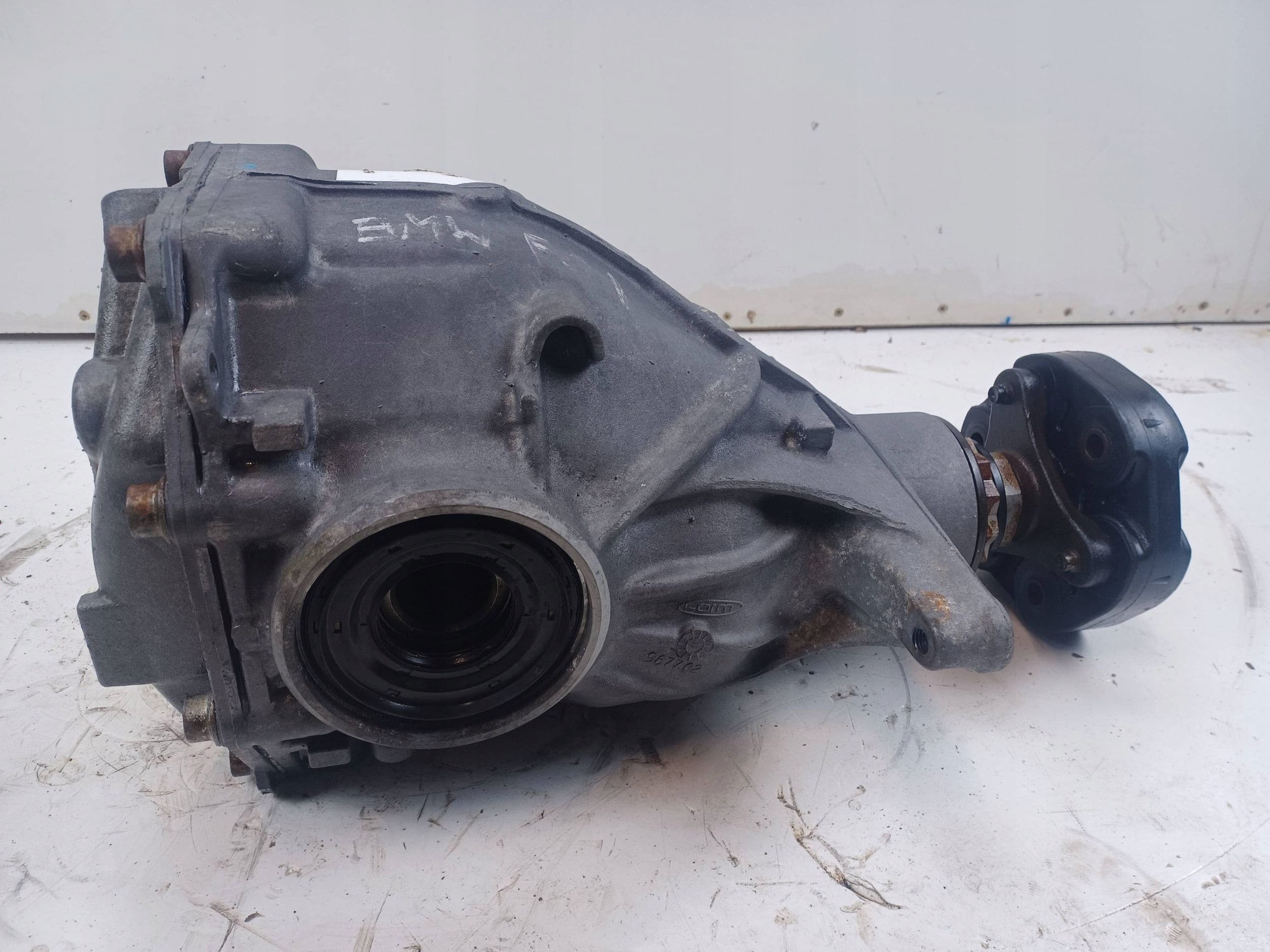 Diferencial trasero BMW 740i F01 F02 N54 3.73 7573821 usado 4