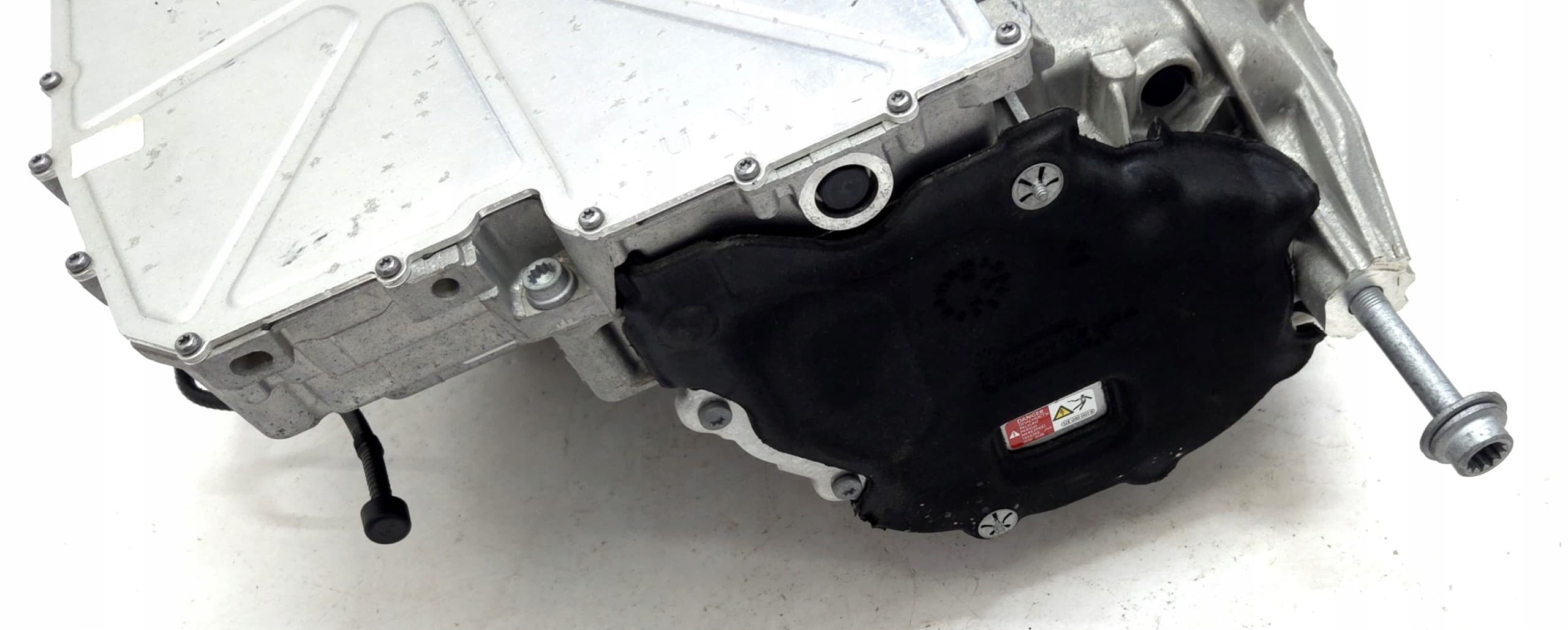 Motor eléctrico trasero VW ID3 ID4 1EA907121C usado 7