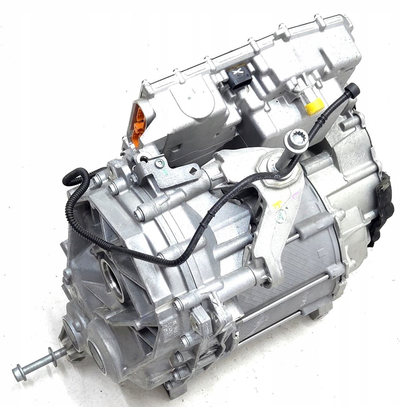 Motor eléctrico trasero VW ID3 ID4 1EA907121C usado 10