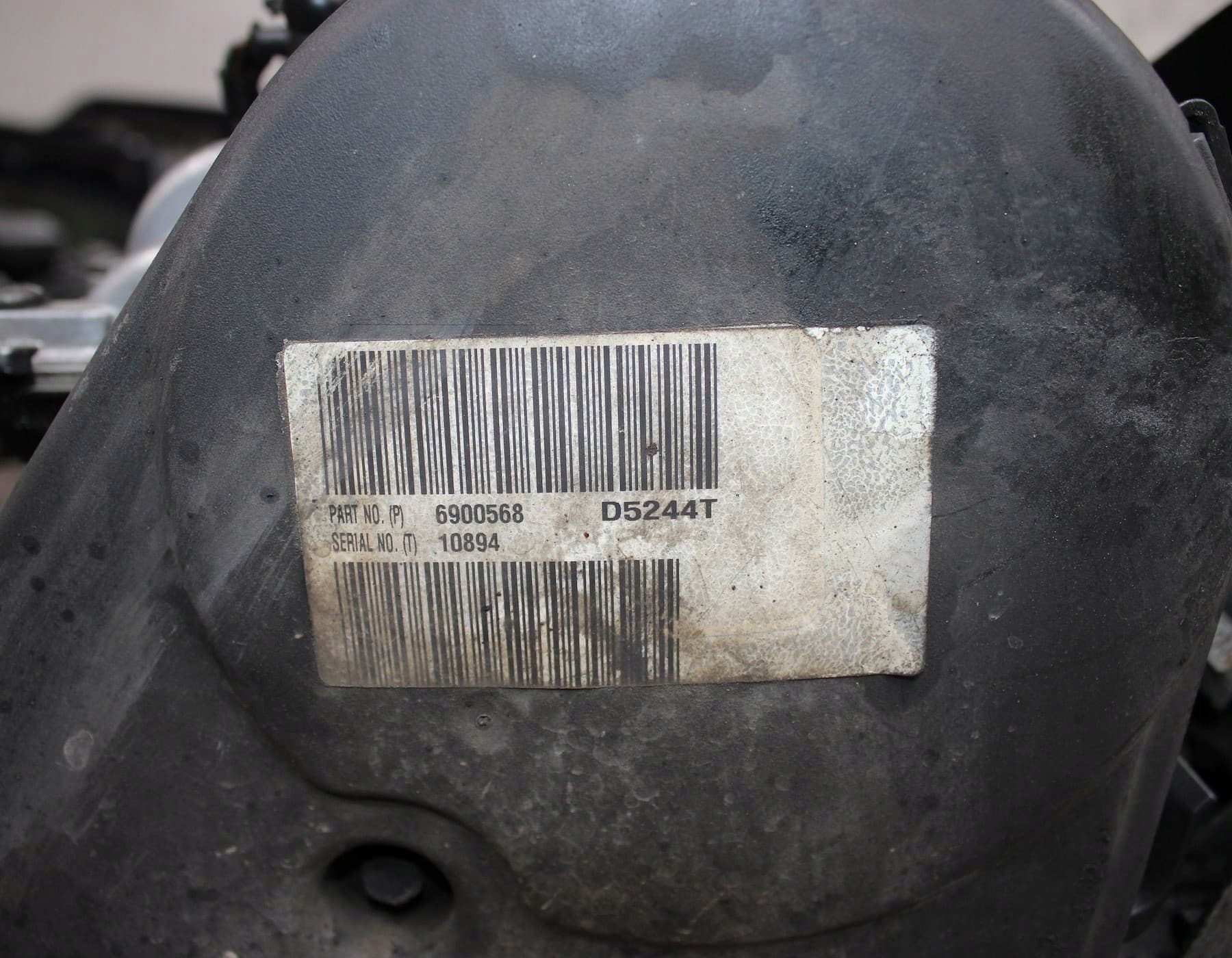 Motor diésel completo Volvo S80 2.4 D5 D5244T usado 6