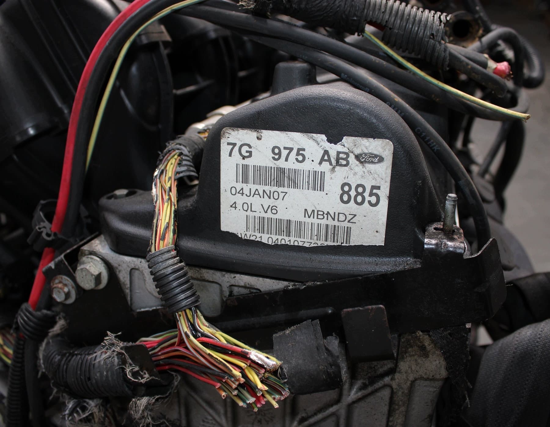 Motor de gasolina Ford Mustang 4.0 V6 Mbndz usado 5