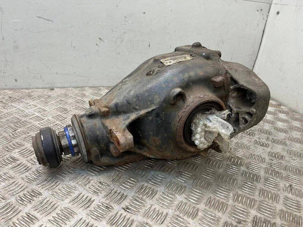 Reductor trasero BMW 1 (F21) 7599411 3.0L gasolina 235kW 2014 usado