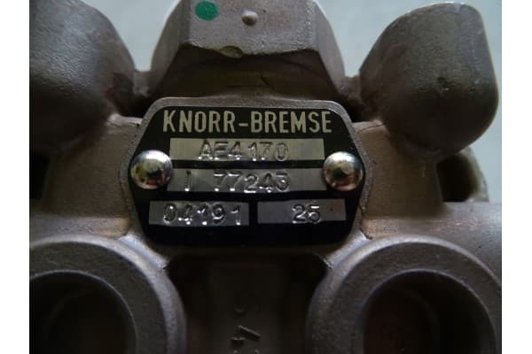 Válvula de seguridad de 4 circuitos Knorr nuevo 3