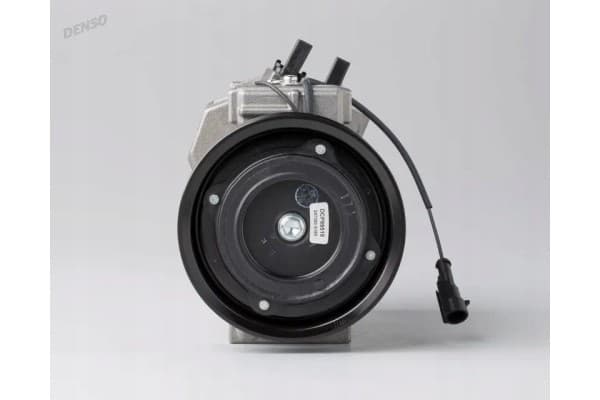 Compresor de aire acondicionado Denso DCP99519 usado 2