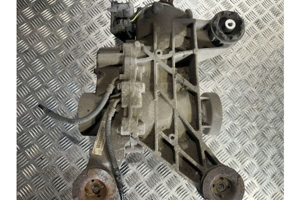Diferencial trasero Audi Q3 8U 2016 0AY525010N usado 4