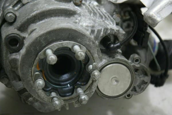 Diferencial trasero BMW X6 OEM 33107595261 usado 4