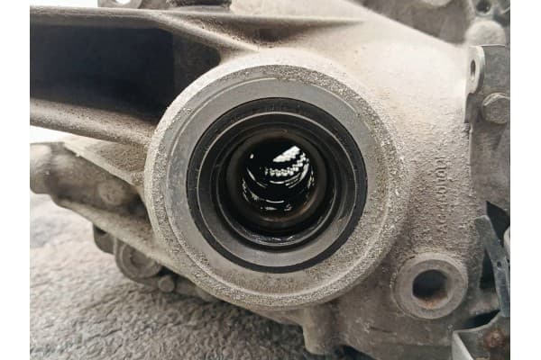 Diferencial trasero BMW Serie 2 F45 9470035 usado 5