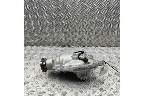 Reductor delantero BMW X6 (G06) 3.0L 219 kW 2023 usado 3