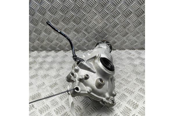 Reductor delantero BMW X6 (G06) 3.0L 219 kW 2023 usado 4