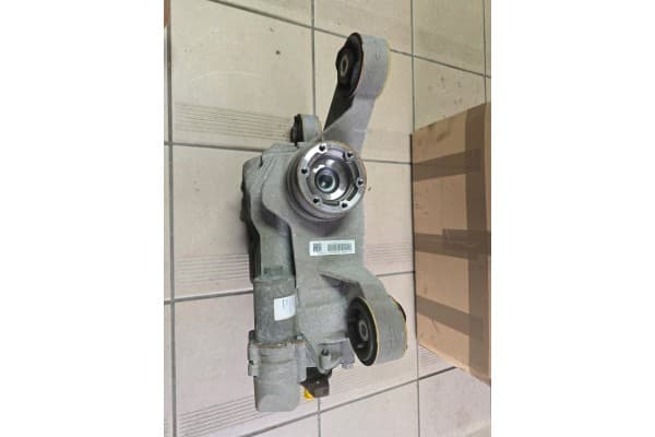 Puente diferencial VW Skoda Haldex 0CQ525010J usado 3