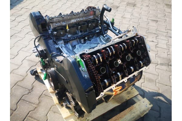 Motor 3.7 Audi A8 A6 Aqg V8 sin accesorios usado 3