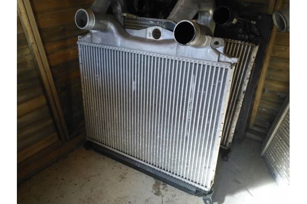 Radiador de aire Man Tgs Tga cabina estrecha usado