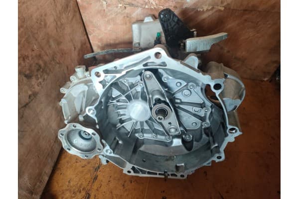 Caja de Cambios Completa VW Uys usado
