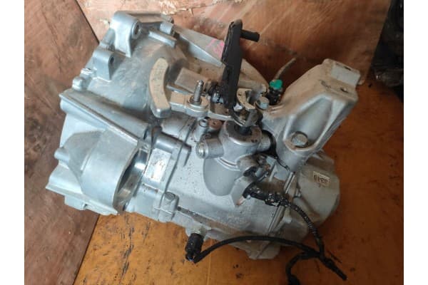 Caja de Cambios Completa VW Uys usado 3