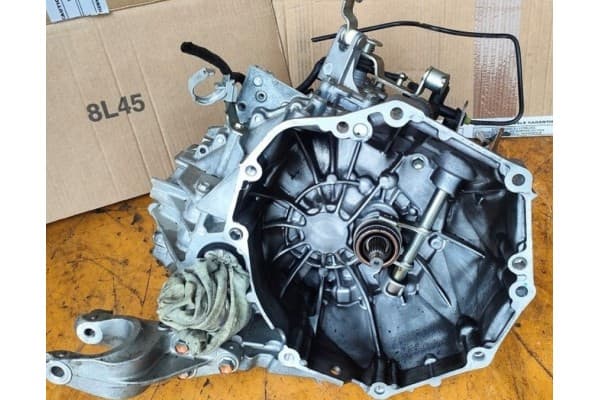 Caja de Cambios Suzuki Swift A81 usado 3
