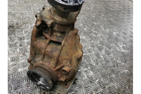 Diferencial trasero BMW Serie 5 E39 7502528 usado 9