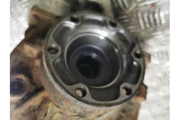 Diferencial trasero BMW Serie 5 E39 7502528 usado 11
