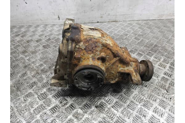 Diferencial trasero BMW Serie 5 E60 E61 usado 3