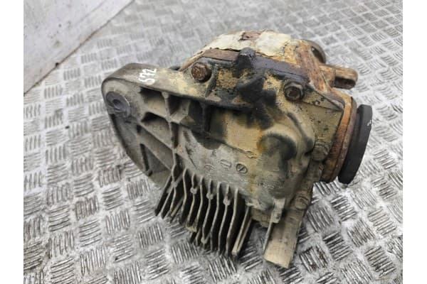 Diferencial trasero BMW Serie 5 E60 E61 usado 6
