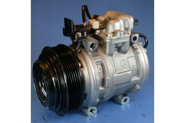 Compresor de aire acondicionado Denso DCP17012 usado