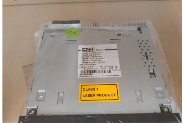 Radio CD MP3 con Navegación Iveco 500060476 usado 2