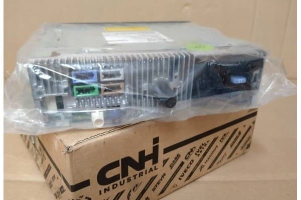 Radio CD MP3 con Navegación Iveco 500060476 usado 4
