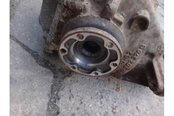 Puente trasero BMW X1 E84 2.0 D 3.38 7566193 usado 3