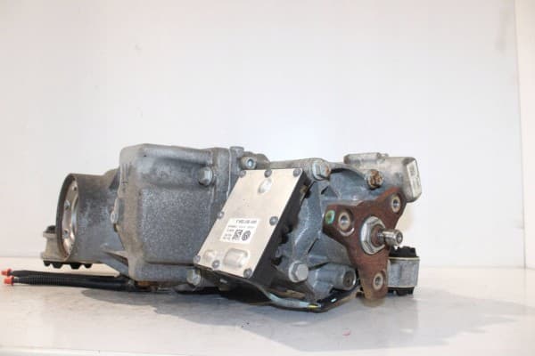 Diferencial trasero Audi Q3 8U 2016 0AY525010N usado 3