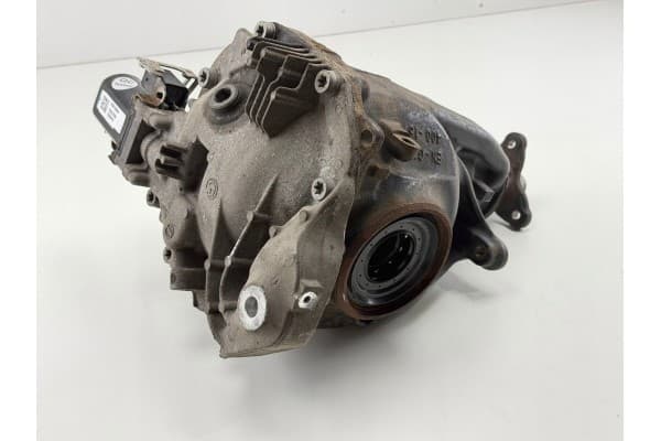 Diferencial trasero BMW 3 G20 G21 2021 usado 6