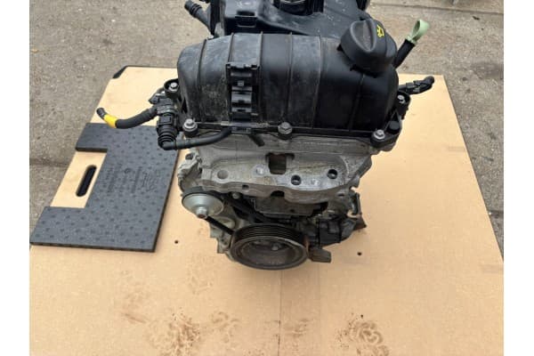 Motor Peugeot 208 II HM05 10KRAB 1.2 Vti usado 4