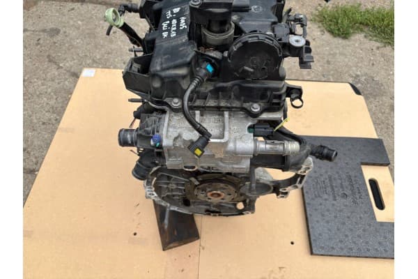 Motor Peugeot 208 II HM05 10KRAB 1.2 Vti usado 8