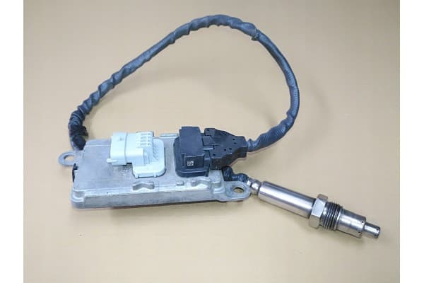 Sensor NOx Volvo FH Renault DXi 22827991 usado