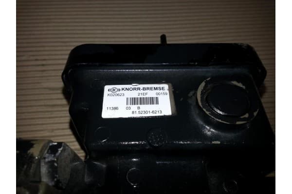 Válvula Ebs Man K020623 81523016213 usado 3