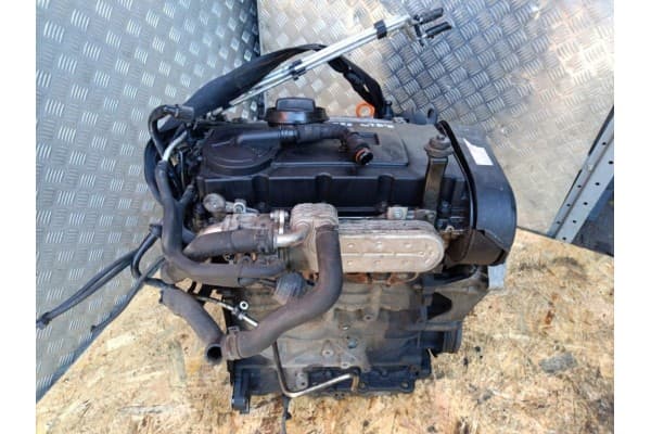 Motor diésel Audi A3 8P 2.0 TDI Azv usado 4