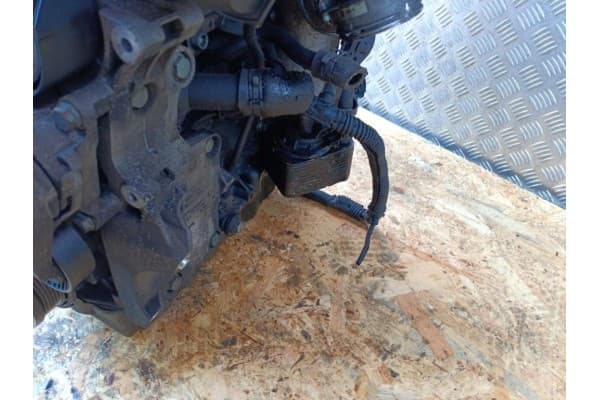 Motor diésel Audi A3 8P 2.0 TDI Azv usado 9