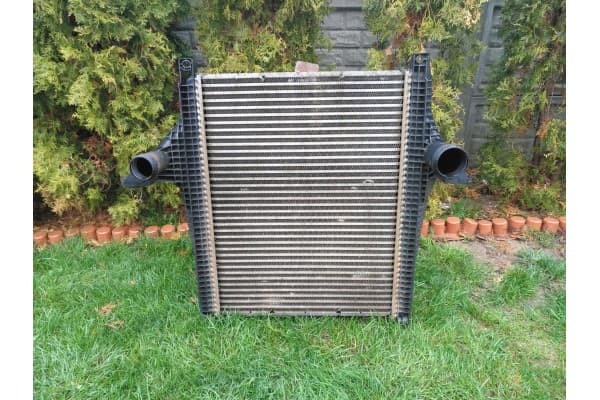Radiador de aire Man Tgl Tgm 81061006667 usado