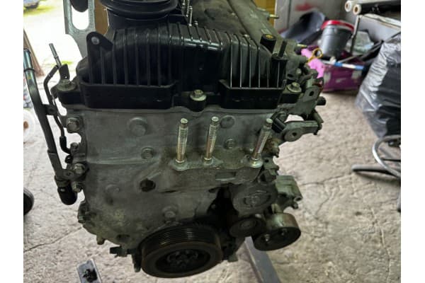 Motor Mazda 2.2 R2AA Dañado usado 3