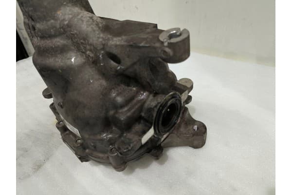 Diferencial trasero Ford Mustang VI JR3W4017AA usado 4