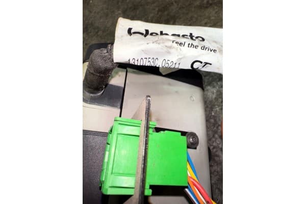 7421115642 Calefactor de Aire Volvo usado 2